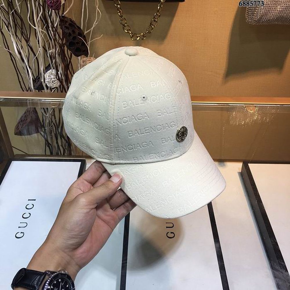 Ba*len*cia*ga hat
